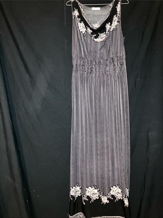 Ace Fashion Dresses & Skirts - Sleeveless Black & White Floral-Trim Maxi Dress